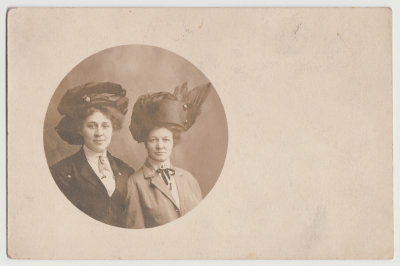 Hilda Anderson Hansen ? (Arvid's Sister) and Sabina (Beba) Lingblom Anderson ?