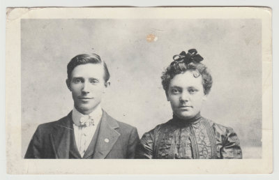 Probably Elsie Mae and William (Lawrence) Van Fleet (or possibly Anna Britta Lingblom and first husband Frank Peterson, approx 1894)