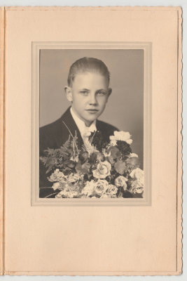 (Possibly) Yngve Edvall, son of Dorothea berg Edvall(?), photo St.Eriksgatan, Sweden
