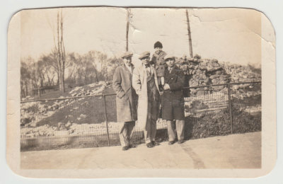 Harold Van Fleet with brothers at capitol