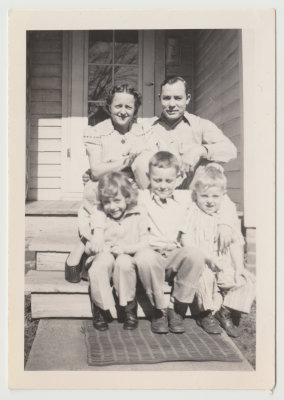 Harold and Katherine Van Fleet, Bob, Kay, Chuck, Mar 1943