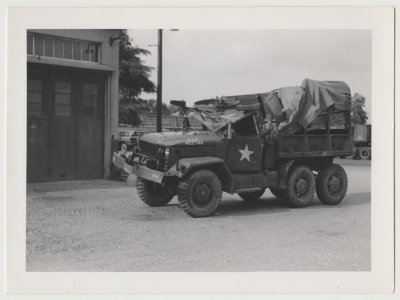 Military jeep with damage, Richard photo?