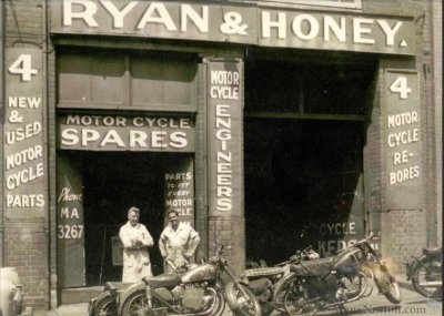 Ryan & Honey Sydney 1950s-004.jpg