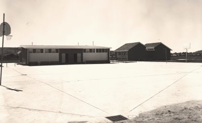 WYNYARD High School Looking NE with Locker-Toilet Block and 'C' Block 1961-003.jpg