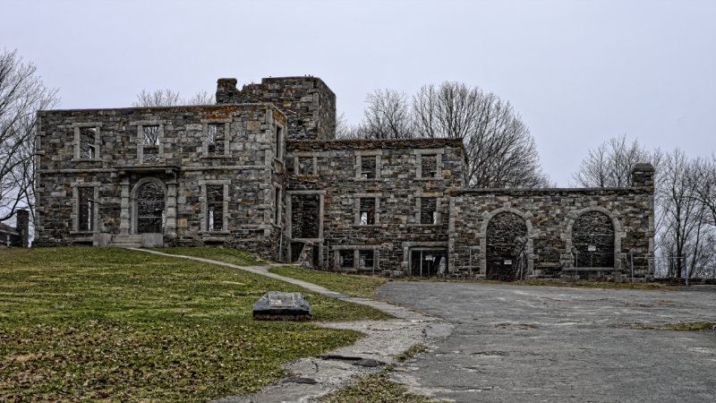 Goddard Mansion ruins