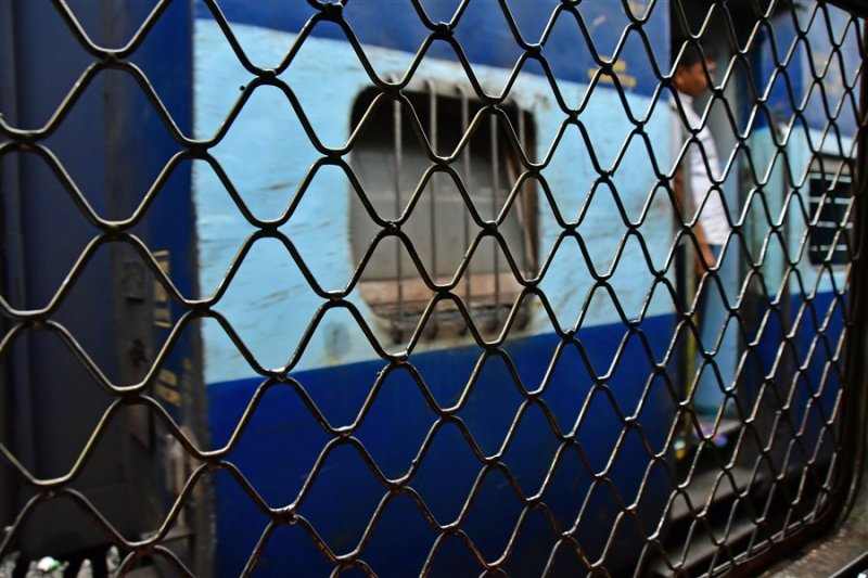 Passing another train - India_1_7757