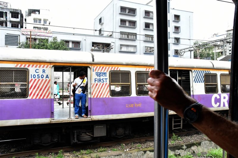 Passing train - India_1_7992