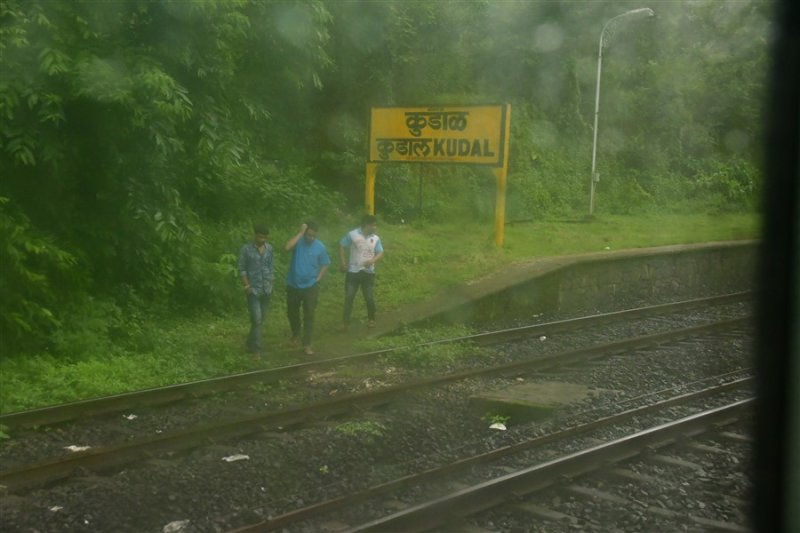 Kudal station - India 1 8277