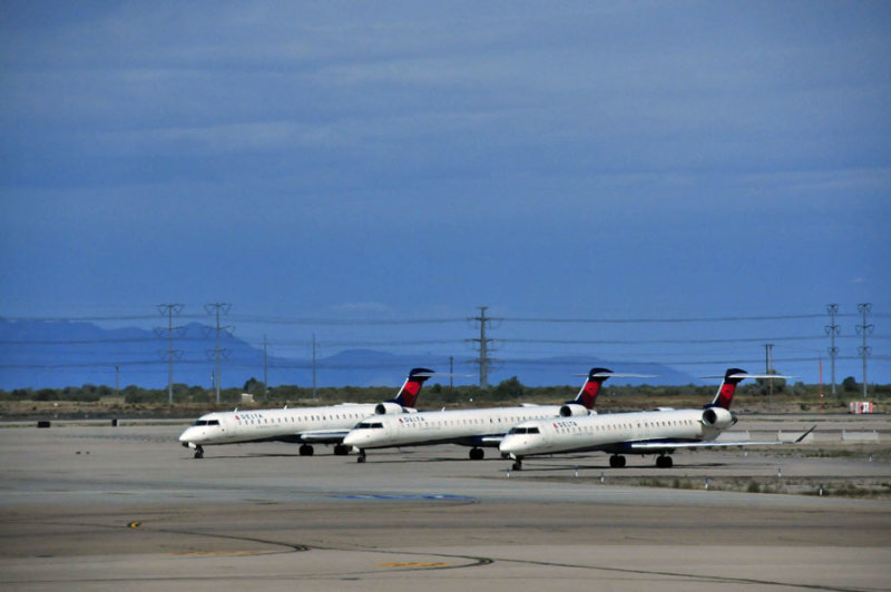 Three planes at St. George - Utah15 7337
