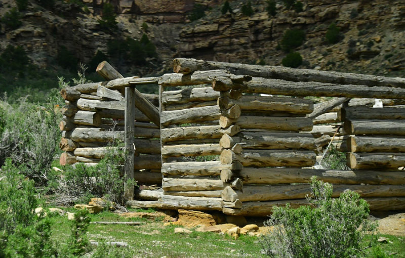 Nine Mile Canyon cabin- Utah19 2 0078