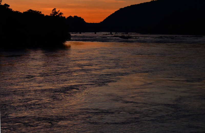 Sunrise over the Potomac River 5549