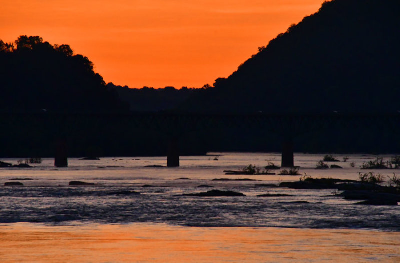 Sunrise over the Potomac River 5567