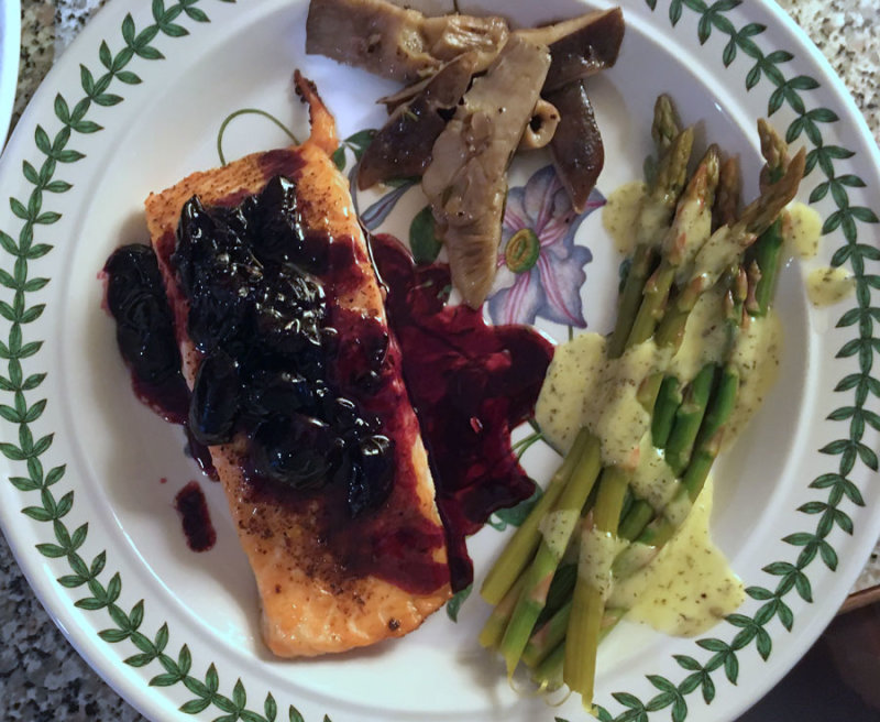 10 Salmon with cherry sauce 3735