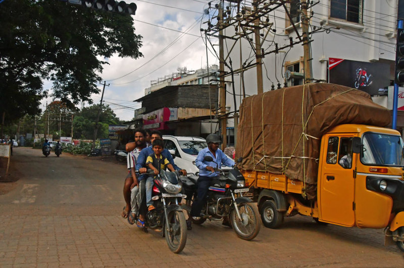 Cross town traffic - India 1 9199