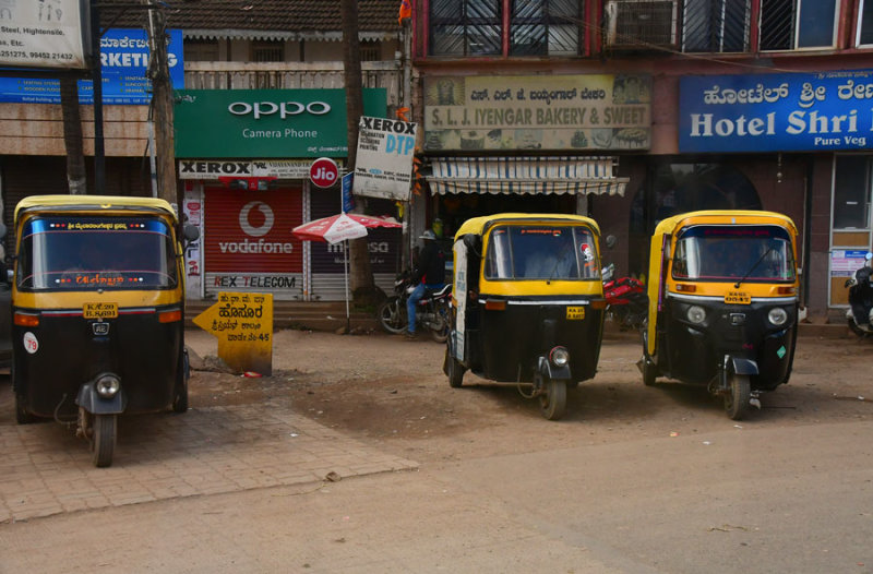 Auto rickshaws - India 1 9209