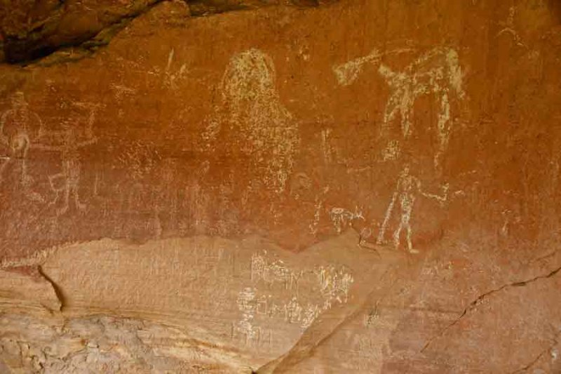 Daddy Canyon petroglyphs - Utah19-2-0164