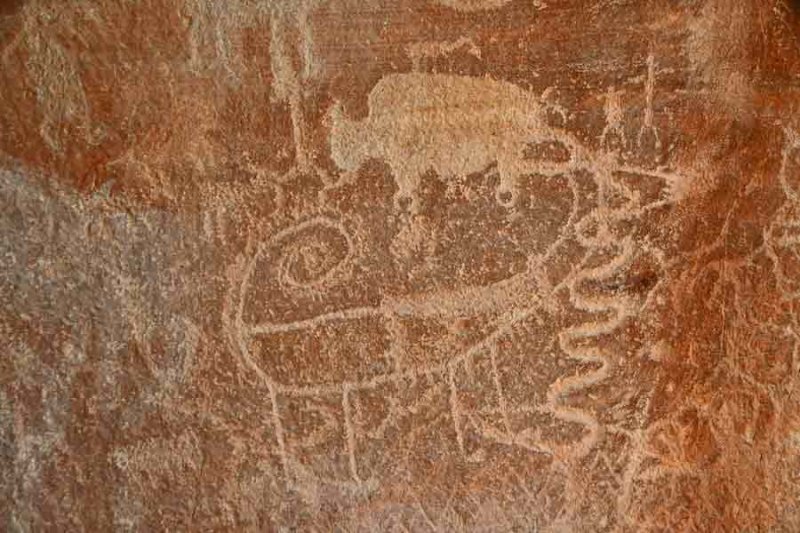 Daddy Canyon petroglyphs - Utah19-2-0168