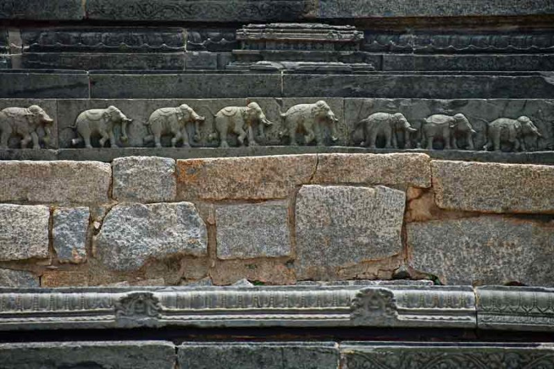 Throne Platform (Maha navami Dibba) detail - India-1-9702