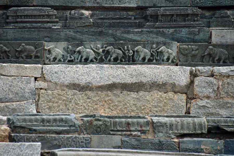 Throne Platform (Maha navami Dibba) detail - India-1-9703