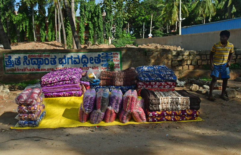 Pillows and blankets for sale - India-2-0329