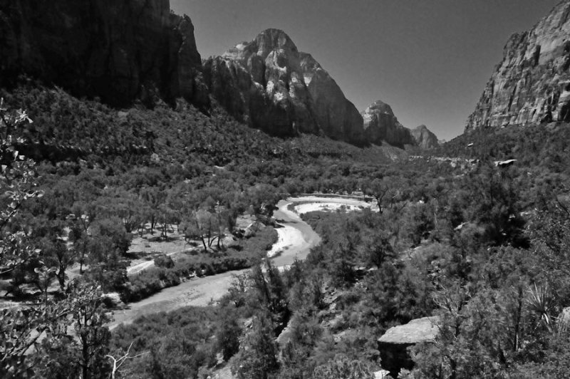 Zion-Utah15 - Virgin River - 8428bw