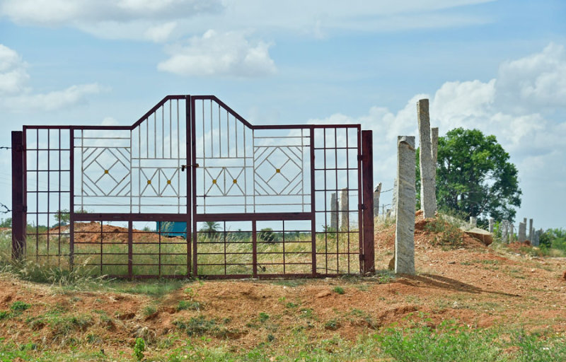 Gate guarding nothing - India-2-0556