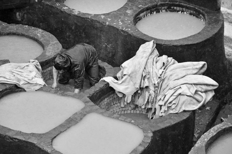 The Fez leather tannery - Moroc-3122bw