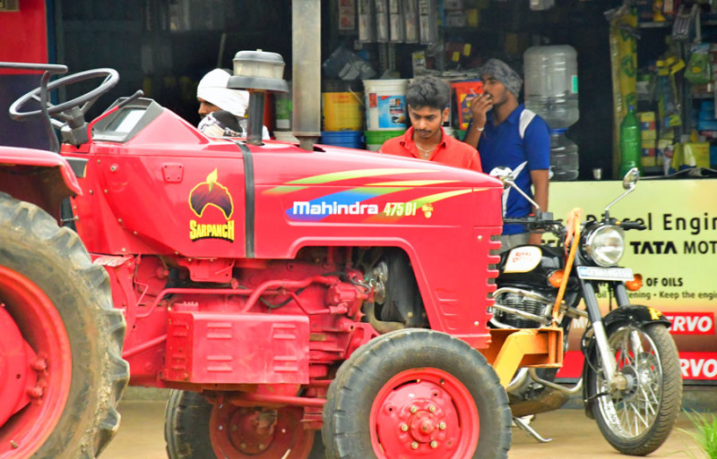 Mahindra; India's tractor - India-2-0824