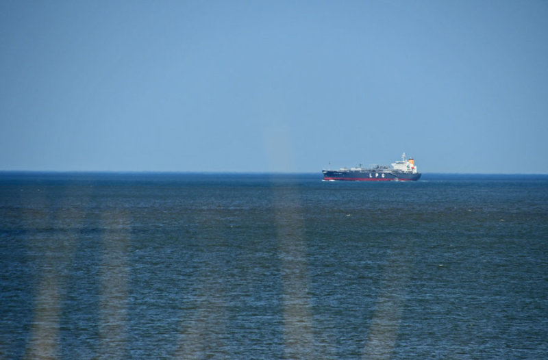 05-17 Carrying LPG off of Cape Henlopen from Fort Miles 3799