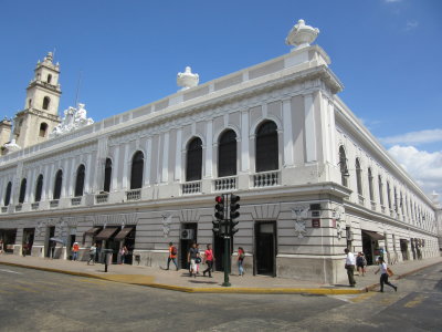 Museo Fernando Garcia Ponce-Macay...