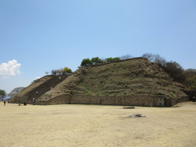 Plataforma Sur - the tallest in Monte Alban at 40m high