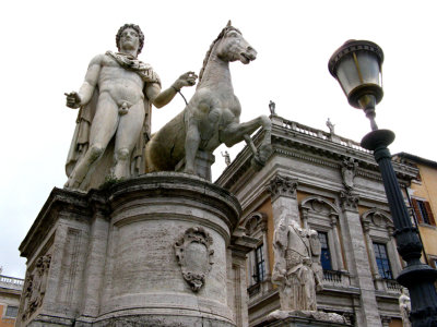 Statue at the top of the Cordonata .. 8524