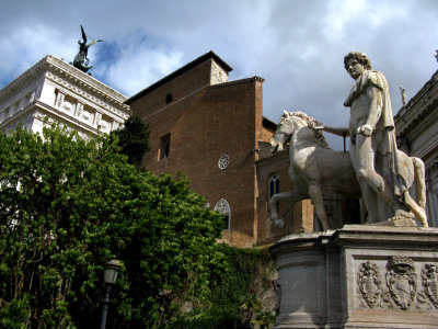 Statue at the top of the Cordonata .. 8526
