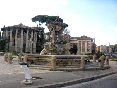 Fontana dei Tritoni from the bus .. 8648