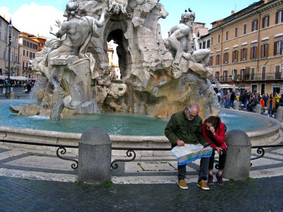 Getting one's bearings at the Fontana dei Quattro Fiume .. 8837