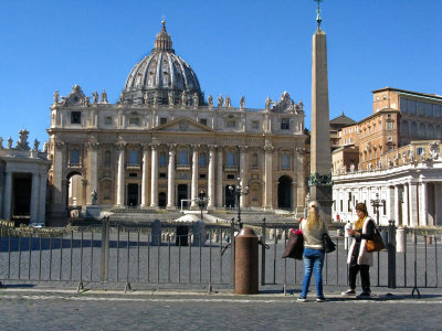 Basilica di San Pietro and Piazza San Pietro .. 9064.jpg