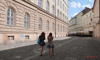 timisoara-doua-fete.JPG