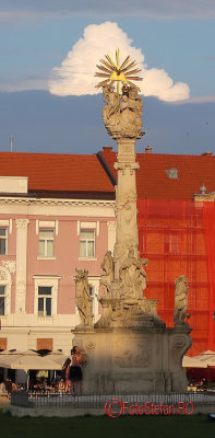 timisoara-statuie-sf-treime.JPG
