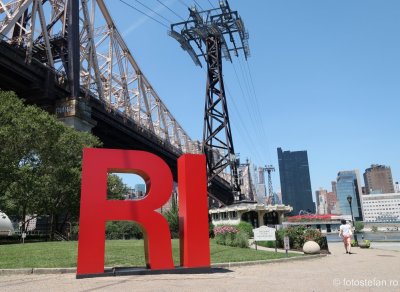 Roosevelt-Island-RI-semn.JPG