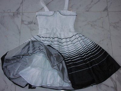 140 JOTTUM zwart wit blikvanger jurk 35,00