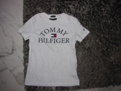 116 TOMMY HILFIGER logo shirt 15,50