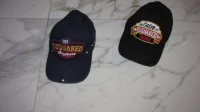 DSQUARED petten pet 1: brothers pet 2: twins  55,00