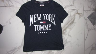36 TOMMY HILFIGER New York shirt 16,50 res?