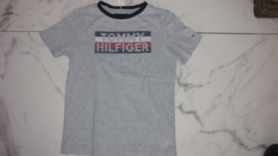 152 TOMMY HILFIGER grijs shirt 16,50