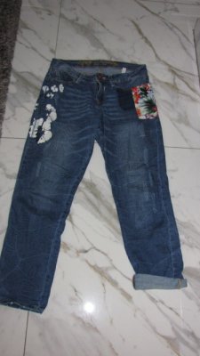 38 DESIGUAL jeans 30,00
