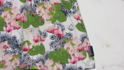 134-140 JOTTUM vlinder bloem jurk detail