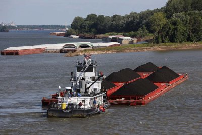 0T5A0774 The Eva Kelley coal barge.jpg