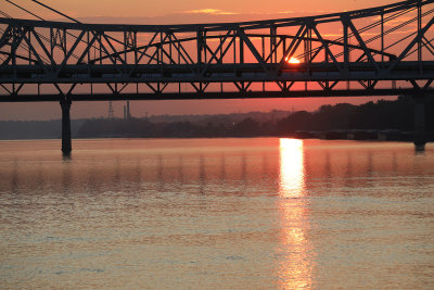 0T5A2668 Louisville sunrise over the Ohio River.jpg