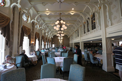 0T5A3137 American Queen J M White Dining Room.jpg