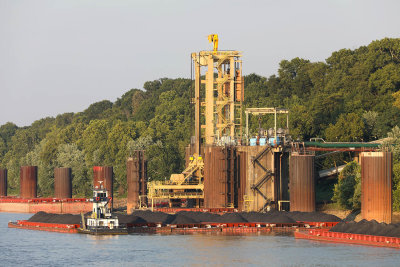 0T5A3286 Ghent Generating Station coal barges.jpg